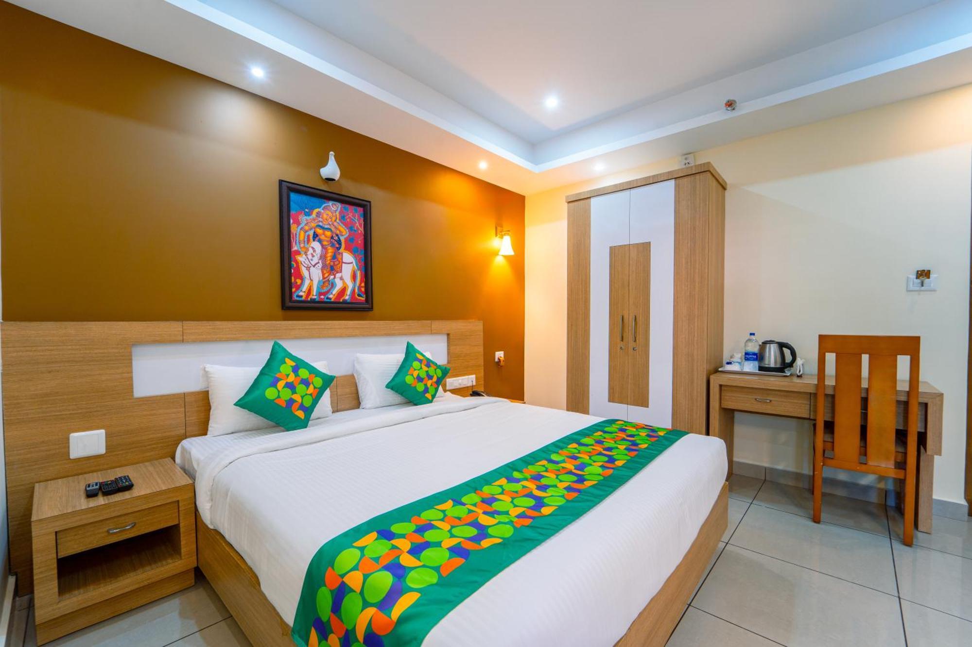 Treebo Sree Varshavilas Regency, 2 Mins From Guruvayoor Temple Guruvāyūr Exterior foto