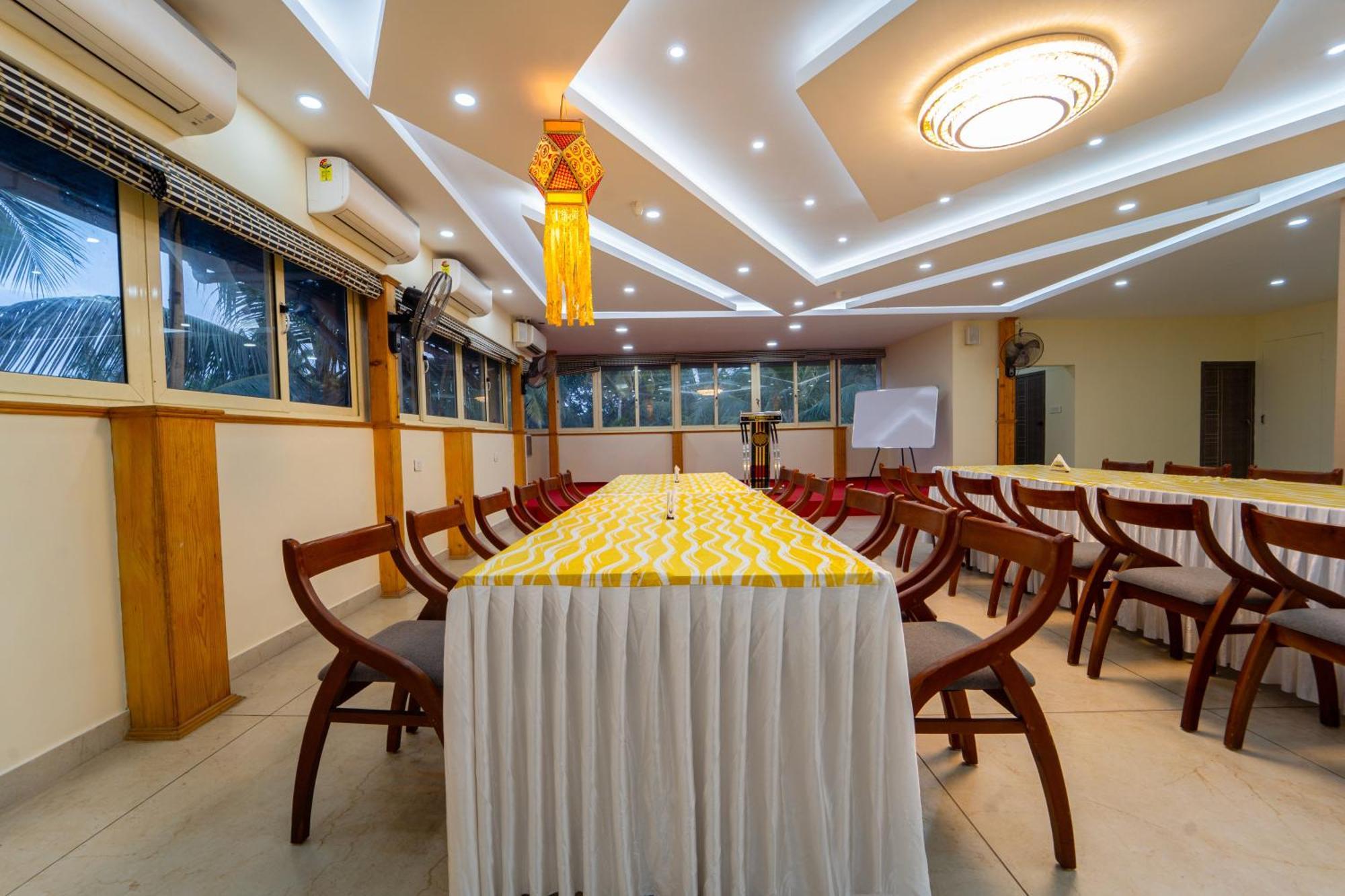 Treebo Sree Varshavilas Regency, 2 Mins From Guruvayoor Temple Guruvāyūr Exterior foto