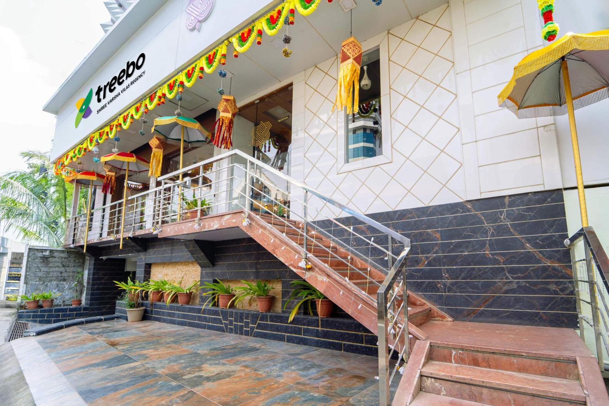 Treebo Sree Varshavilas Regency, 2 Mins From Guruvayoor Temple Guruvāyūr Exterior foto