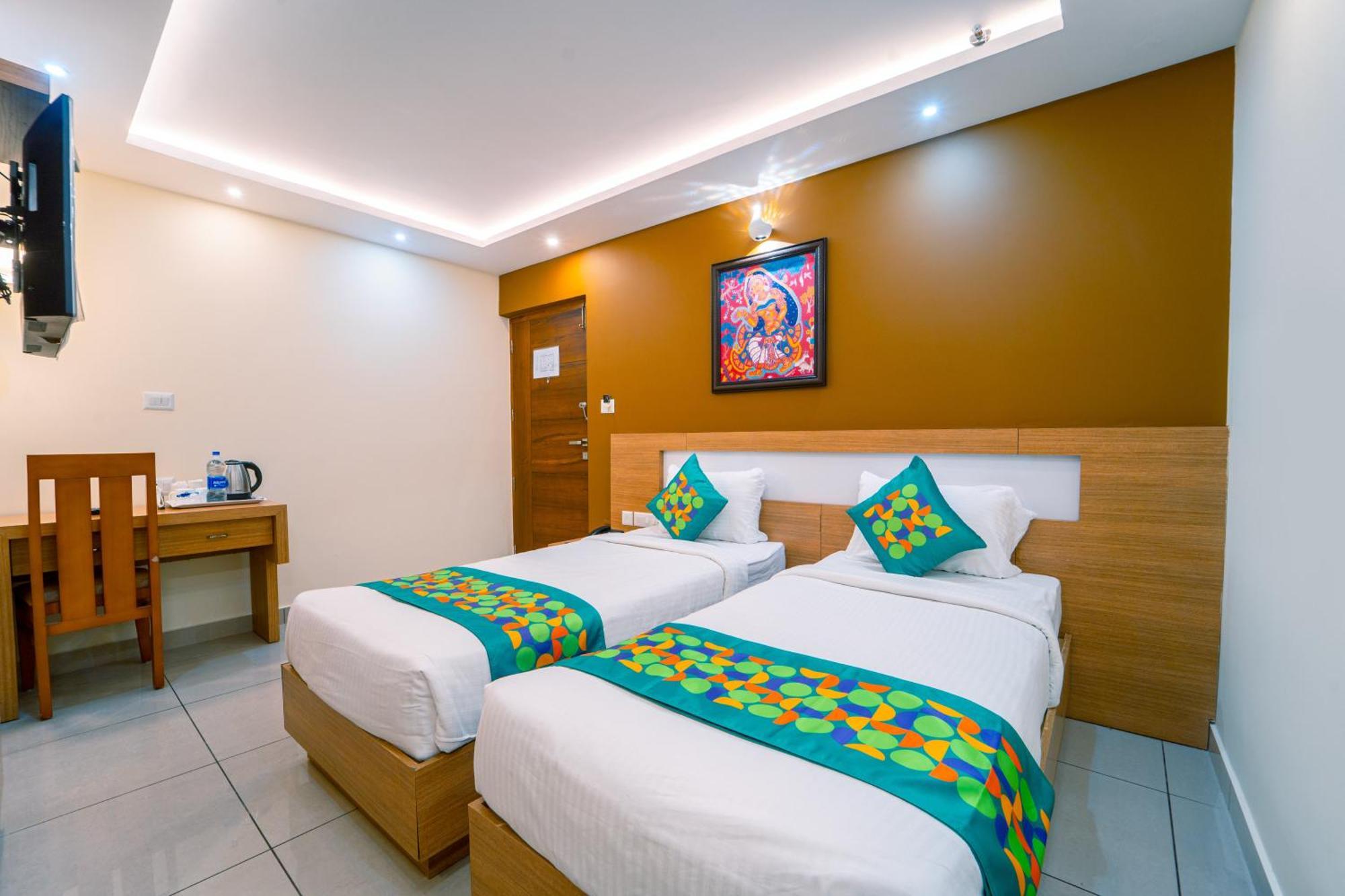 Treebo Sree Varshavilas Regency, 2 Mins From Guruvayoor Temple Guruvāyūr Exterior foto